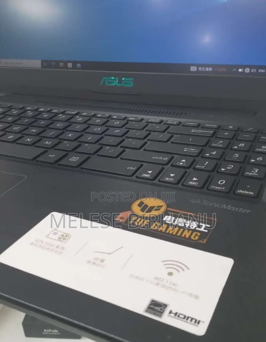 New Laptop Asus 8GB AMD Ryzen 5 SSD 256GB