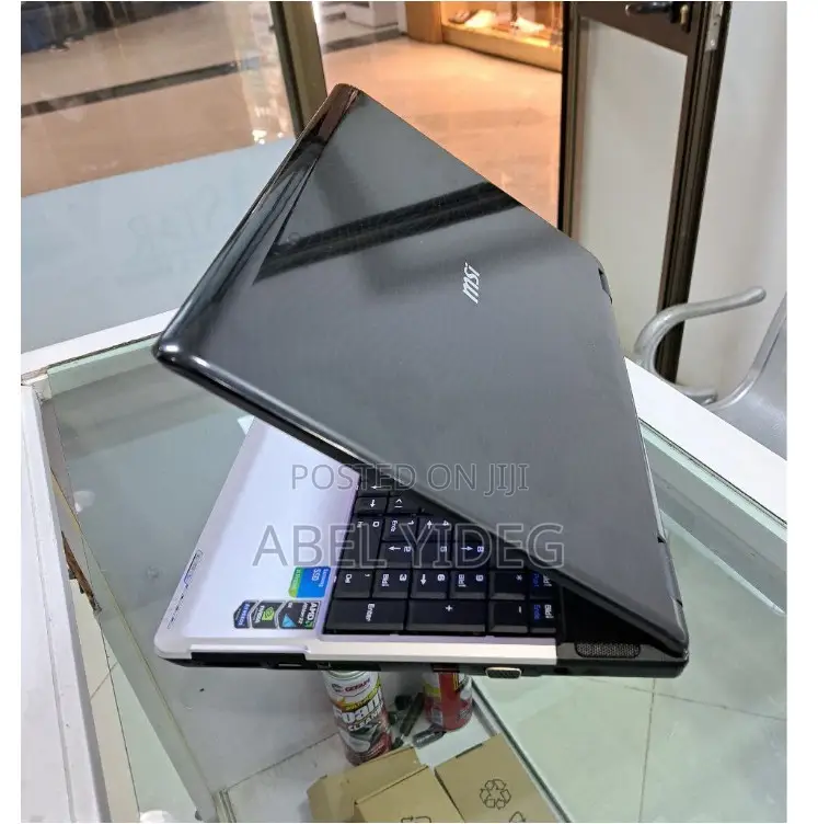 New Laptop MSI 4GB AMD SSD 256GB