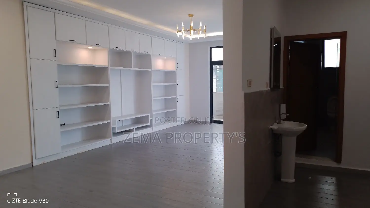 3bdrm Apartment in Zema, Bole for rent