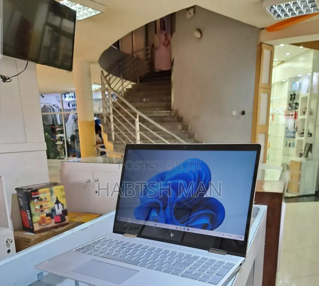 New Laptop HP Envy X360 8GB Intel Core I5 SSD 512GB