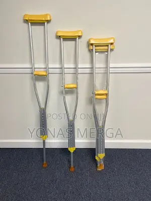 Photo - Crutches Walking Stick Silvery Ductile Metallic Medium 5.2
