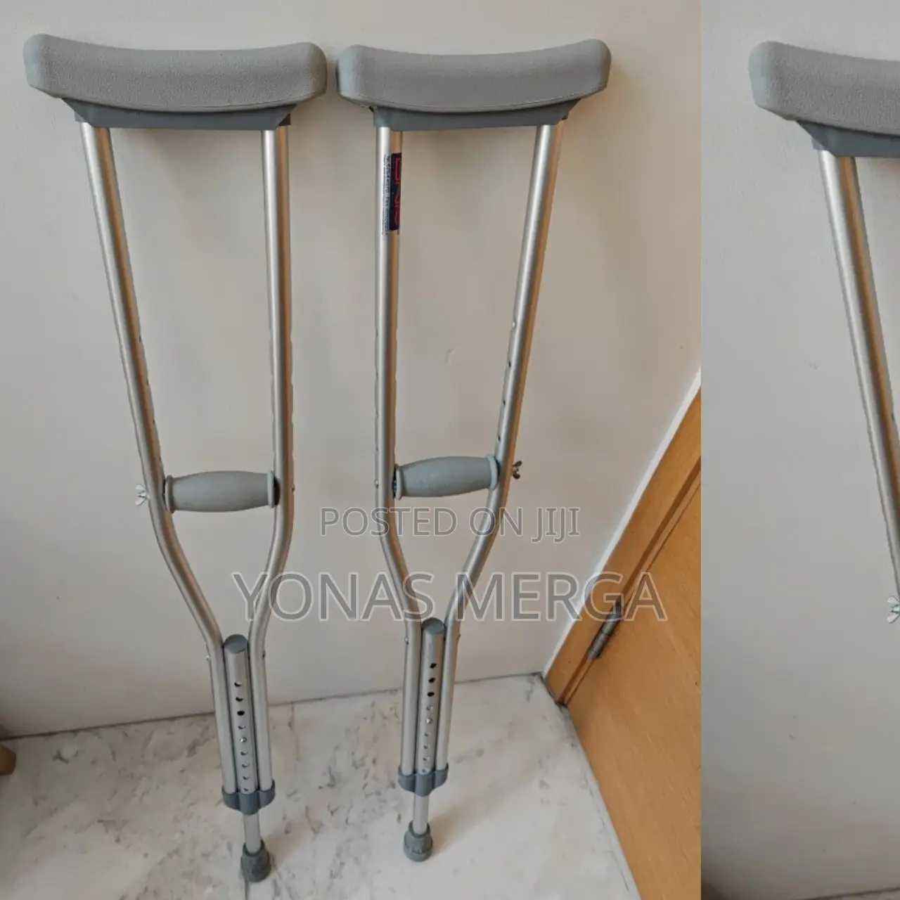Comfortable Grip-Medical Crutches for Walking(Three Sizes)
