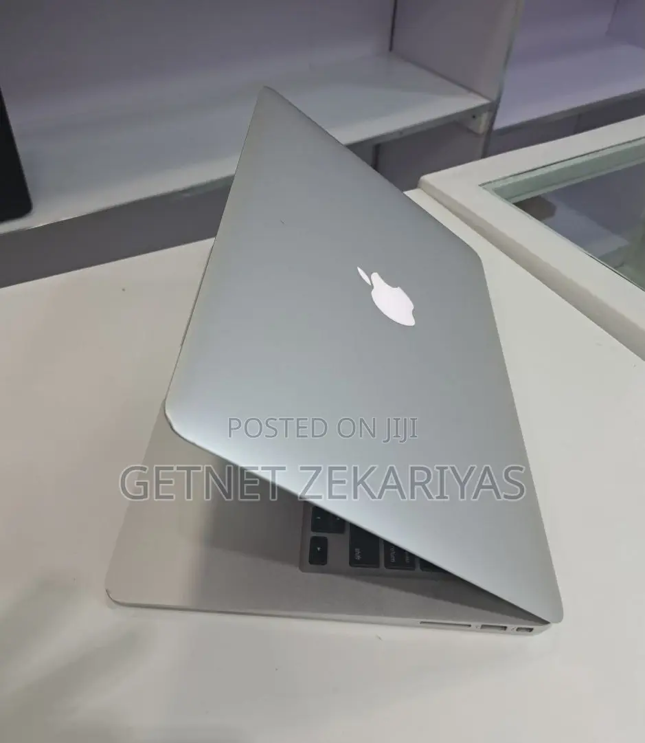 New Laptop Apple MacBook Air 2017 8GB Intel Core I5 SSD 256GB