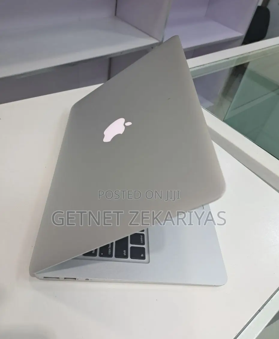 New Laptop Apple MacBook Air 2017 8GB Intel Core I5 SSD 256GB