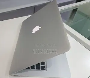 Photo - New Laptop Apple MacBook 2017 8GB Intel Core I7 SSD 256GB