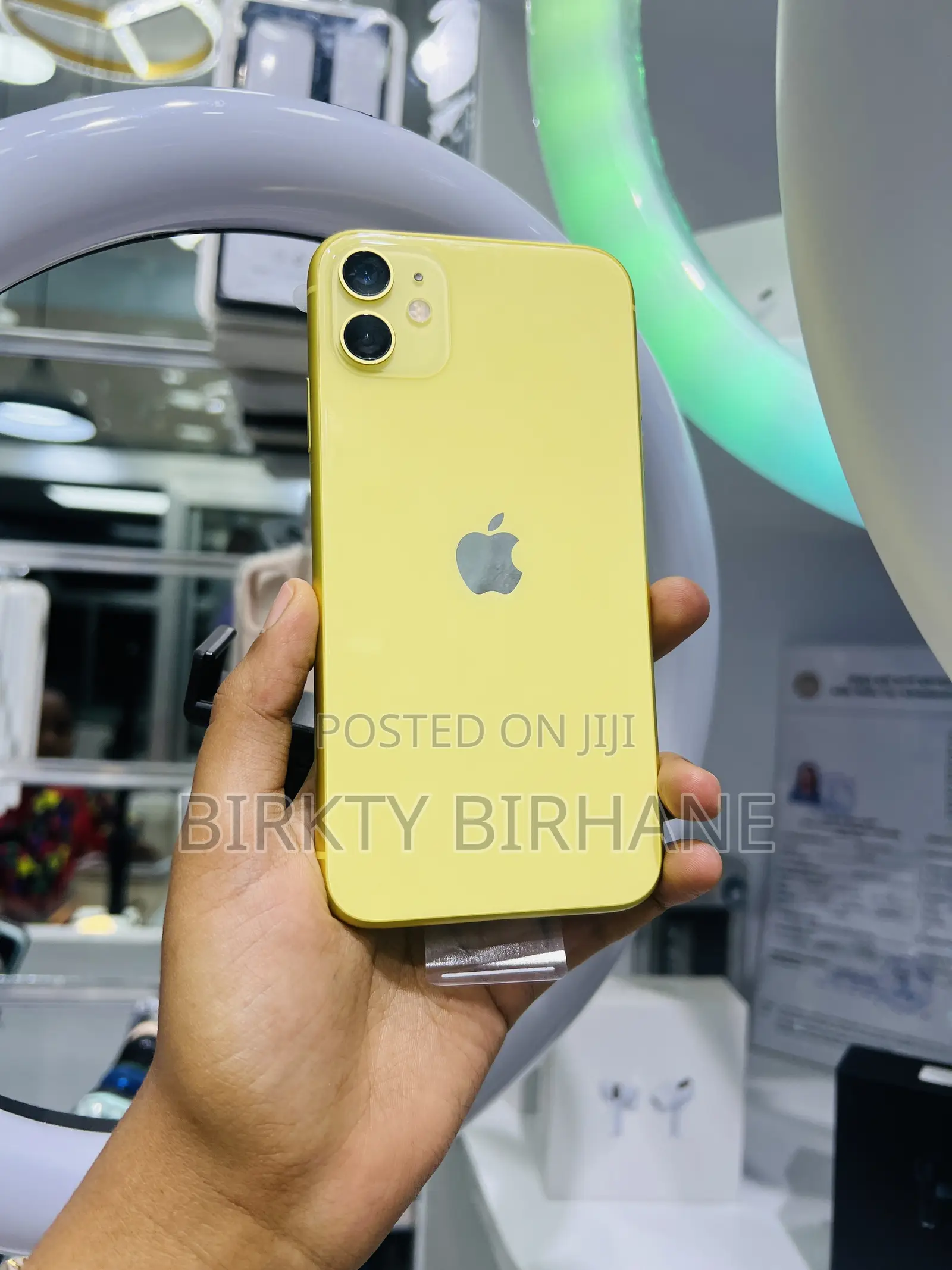 New Apple iPhone 11 128 GB Yellow