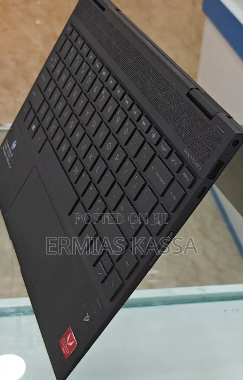New Laptop HP Envy X360 8GB AMD Ryzen 5 SSD 512GB