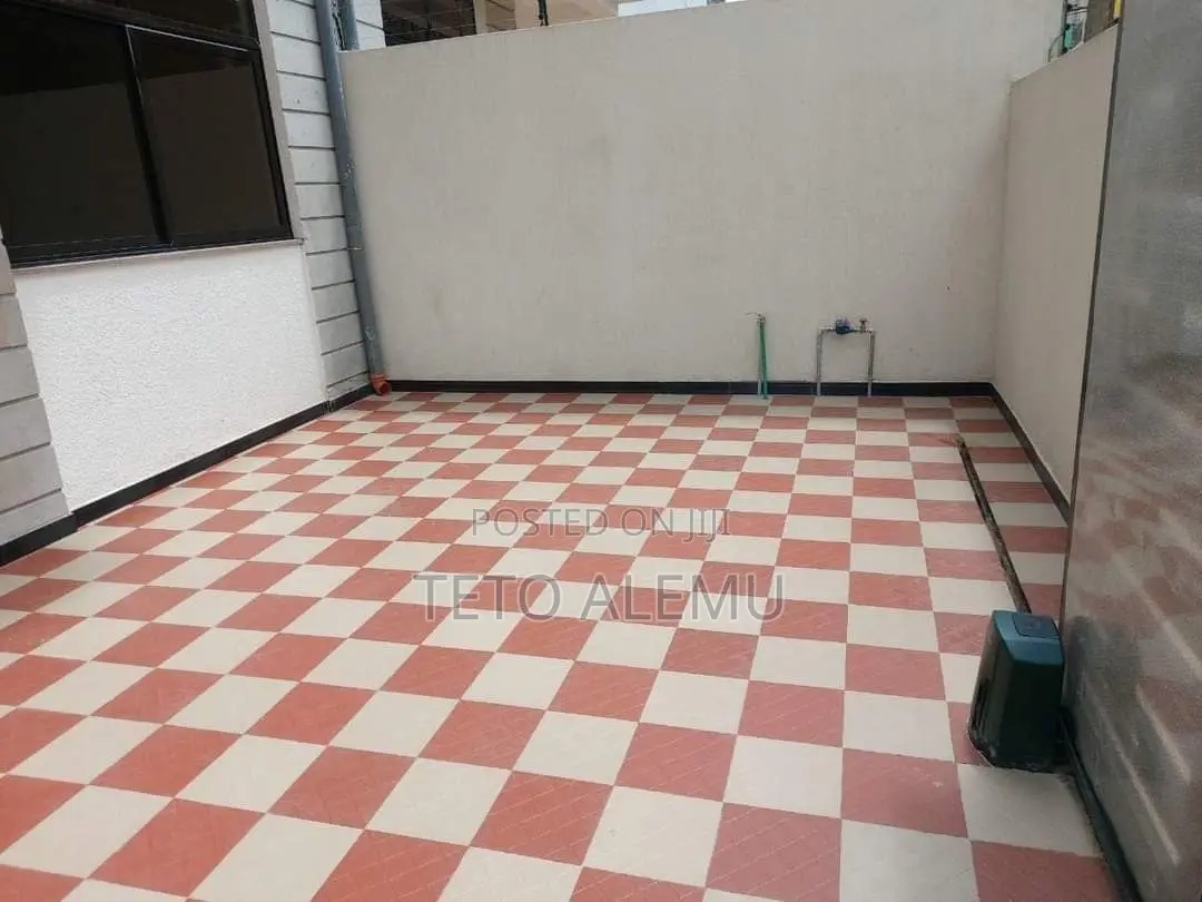 6bdrm House in የሚሸጥ ቤት አያት, Bole for sale