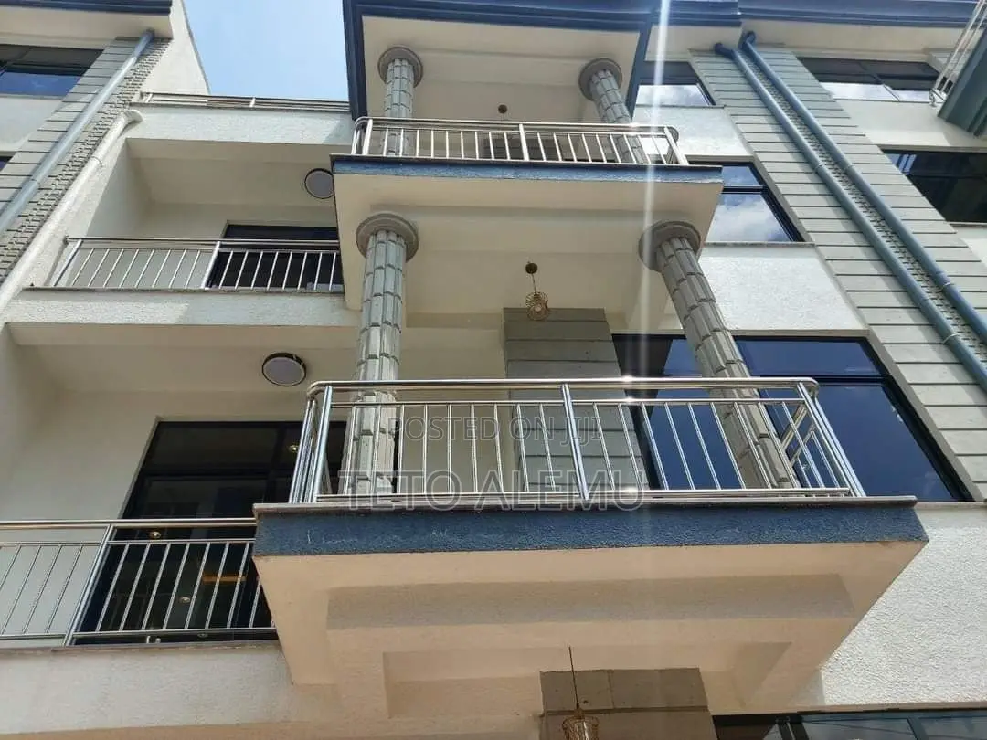 6bdrm House in የሚሸጥ ቤት አያት, Bole for sale