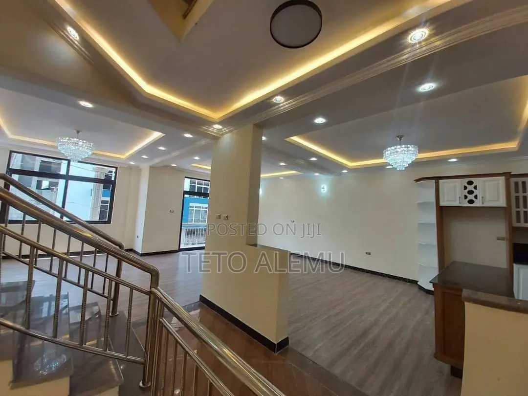 6bdrm House in የሚሸጥ ቤት አያት, Bole for sale