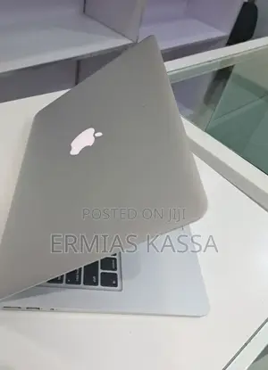 New Laptop Apple MacBook Air 2017 8GB Intel Core I5 SSD 256GB