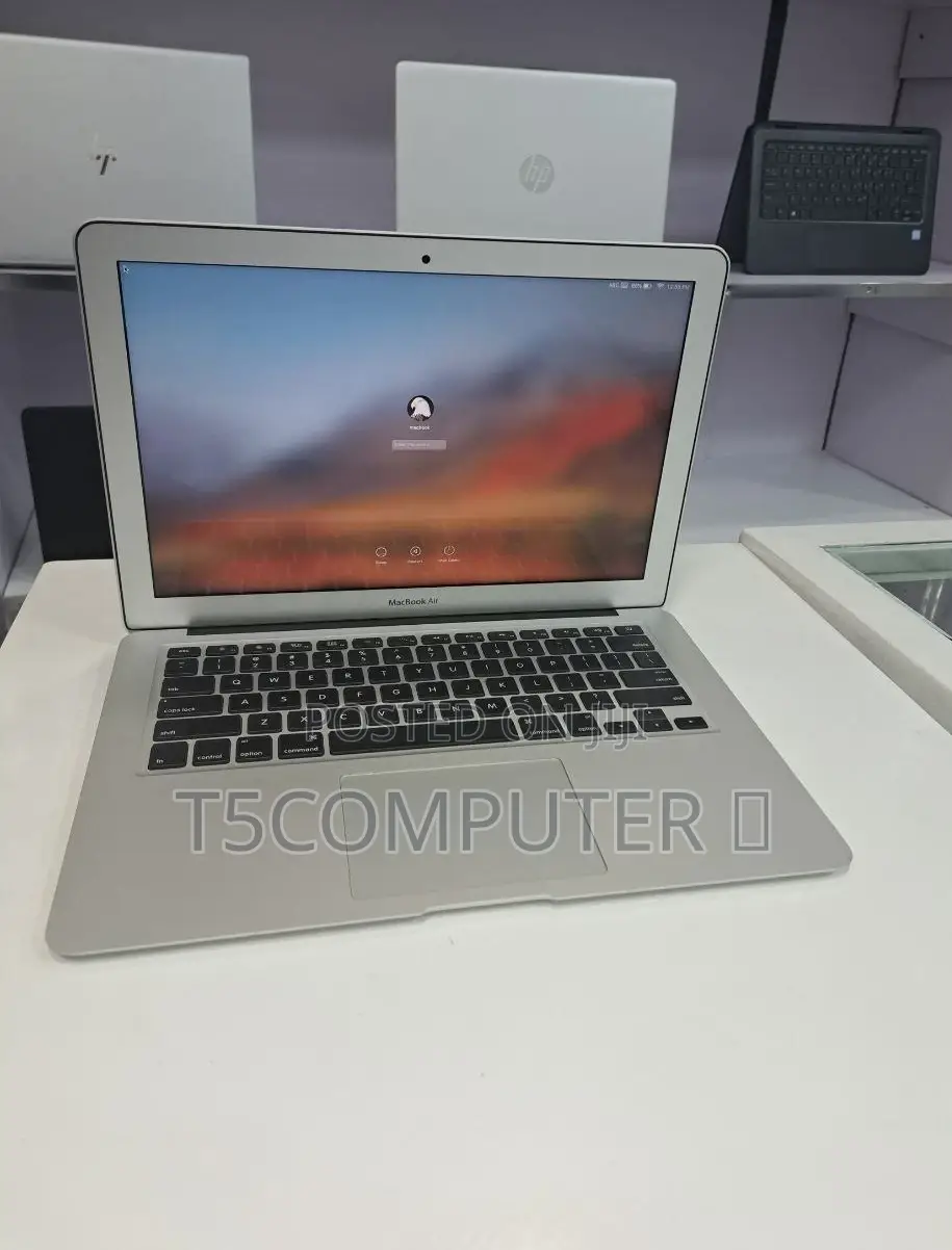 New Laptop Apple MacBook Pro 2017 8GB Intel Core I5 SSD 256GB