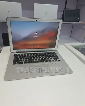 New Laptop Apple MacBook Pro 2017 8GB Intel Core I5 SSD 256GB
