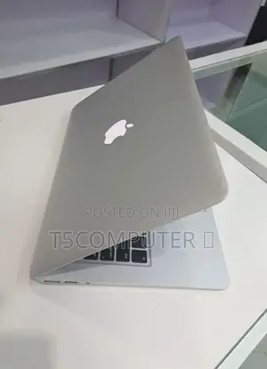 New Laptop Apple MacBook Pro 2017 8GB Intel Core I5 SSD 256GB