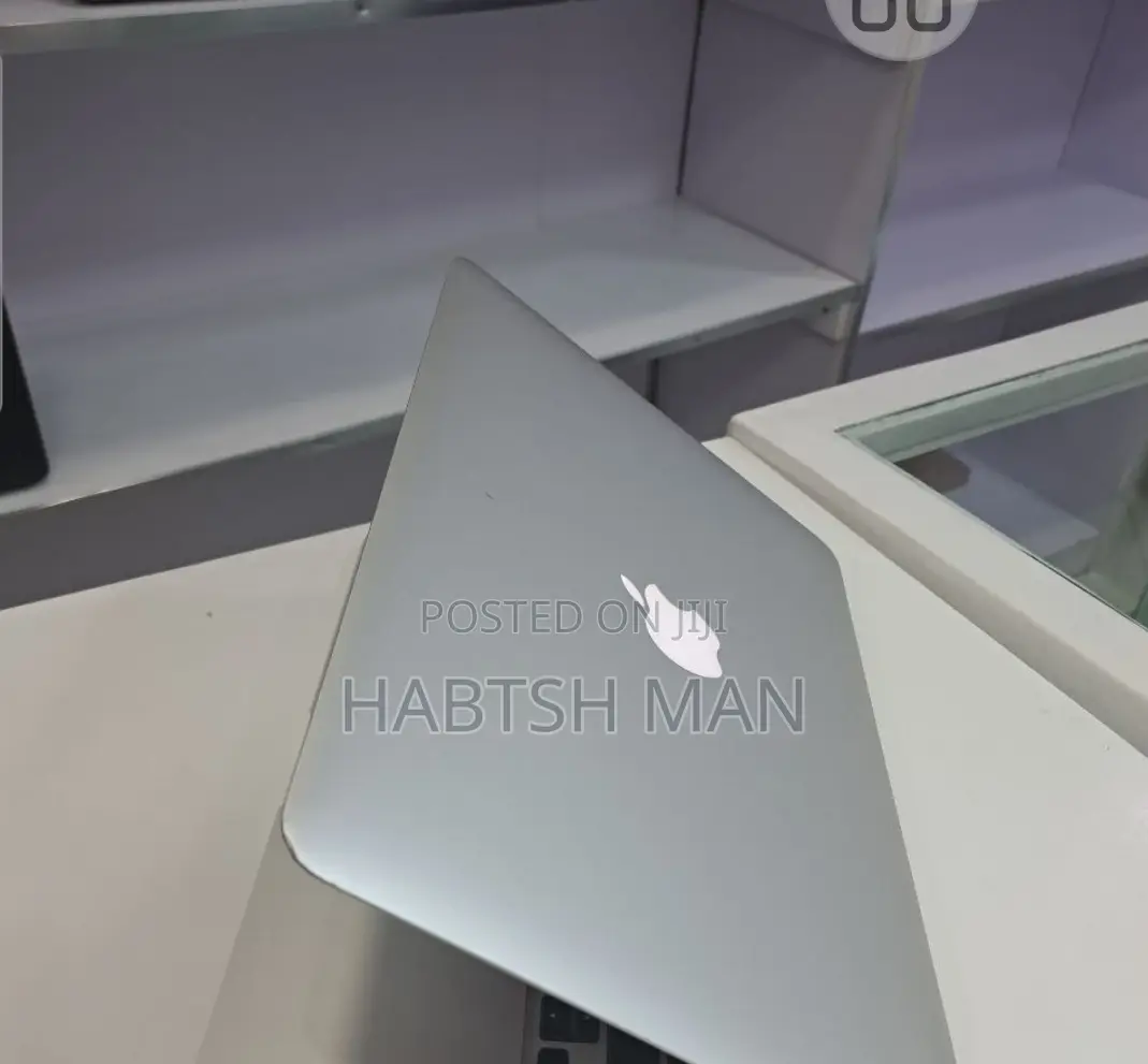 New Laptop Apple MacBook Air 2017 8GB Intel Core I5 SSD 256GB