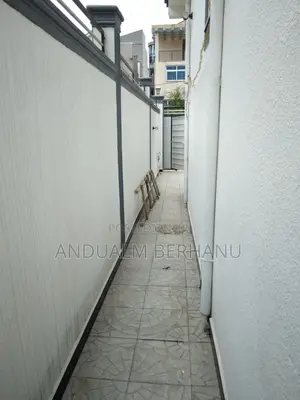 3bdrm Villa in Bole for sale