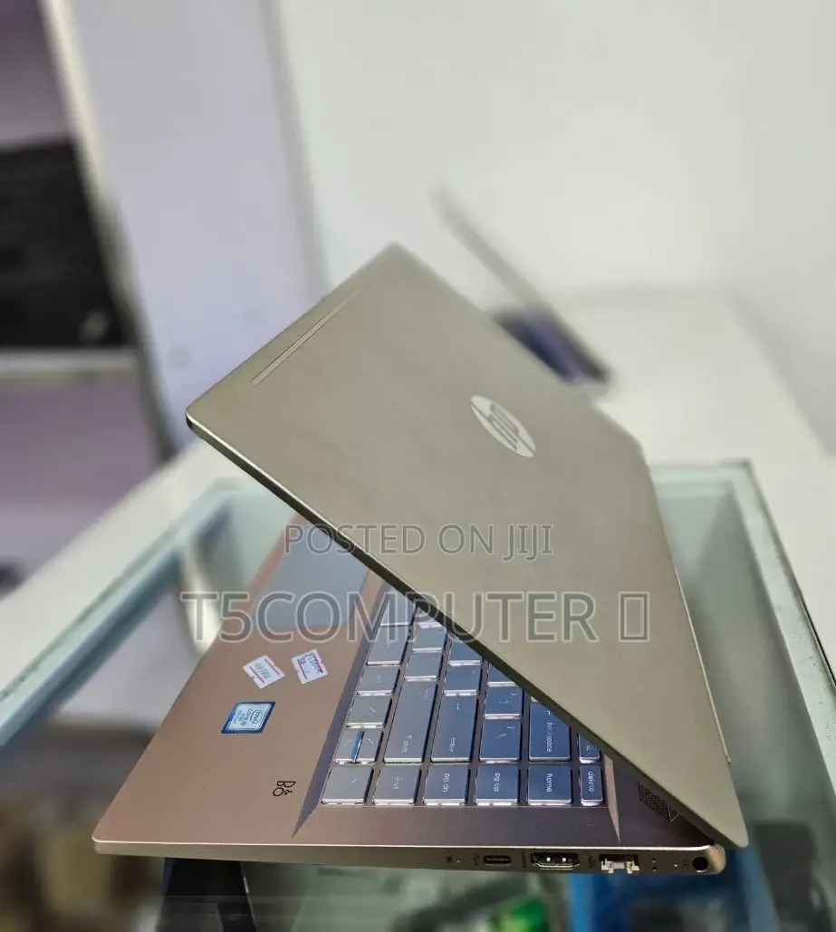 New Laptop HP Pavilion 10 8GB Intel Core I5 SSD 128GB