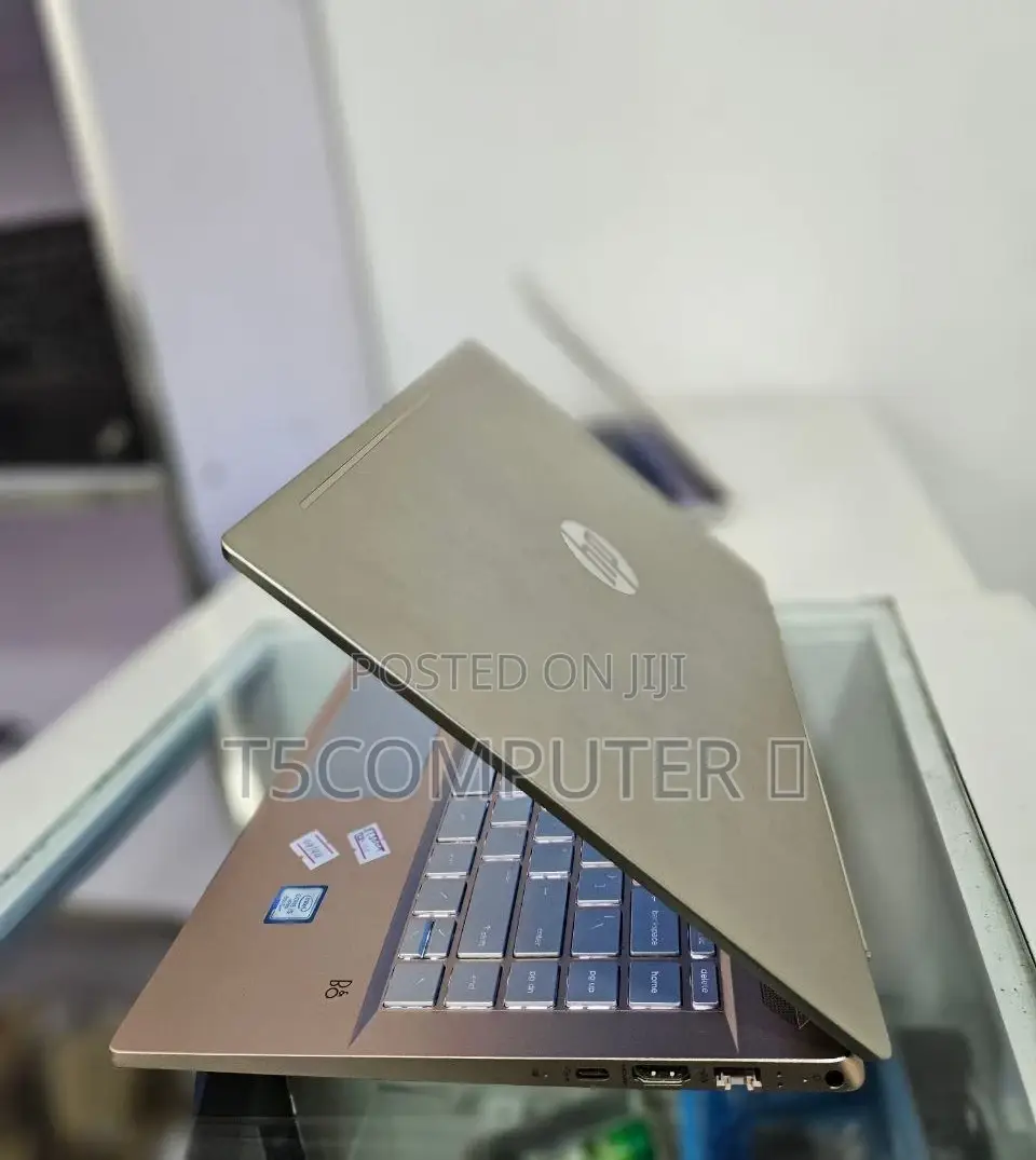 New Laptop HP Pavilion 10 8GB Intel Core I5 SSD 128GB