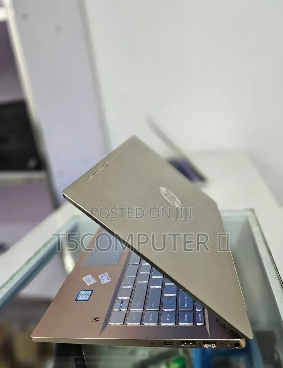 New Laptop HP Pavilion 10 8GB Intel Core I5 SSD 128GB