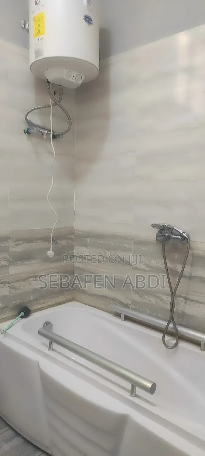 Furnished 5bdrm Villa in Villa House, East Shewa for sale