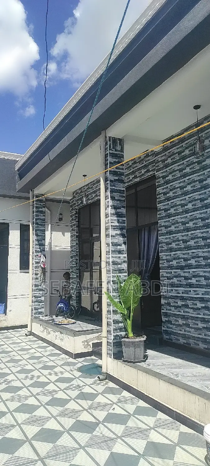 Furnished 5bdrm Villa in Villa House, East Shewa for sale