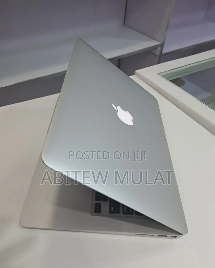 New Laptop Apple MacBook Air 2017 8GB Intel Core I5 SSD 256GB