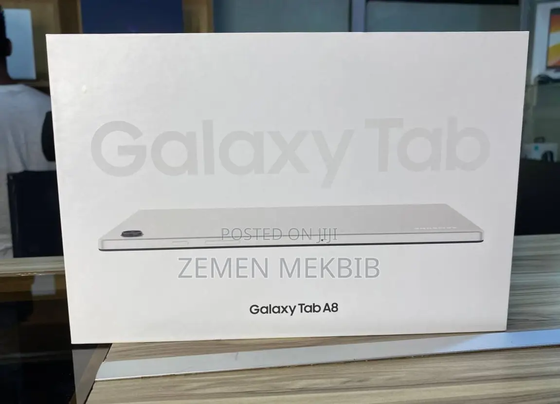 New Laptop Samsung 3GB Intel Xeon SSD 32GB