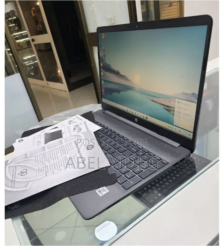 New Laptop HP Stream Notebook 8GB Intel Core I5 HDD 1T
