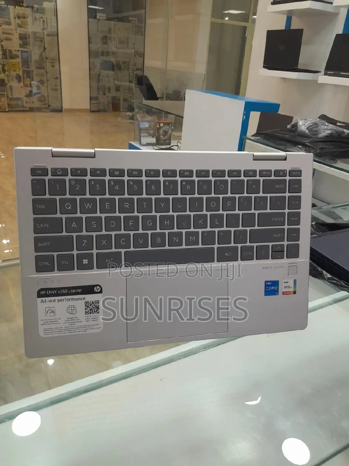 New Laptop HP Envy X360 8GB Intel Core I5 SSD 1T