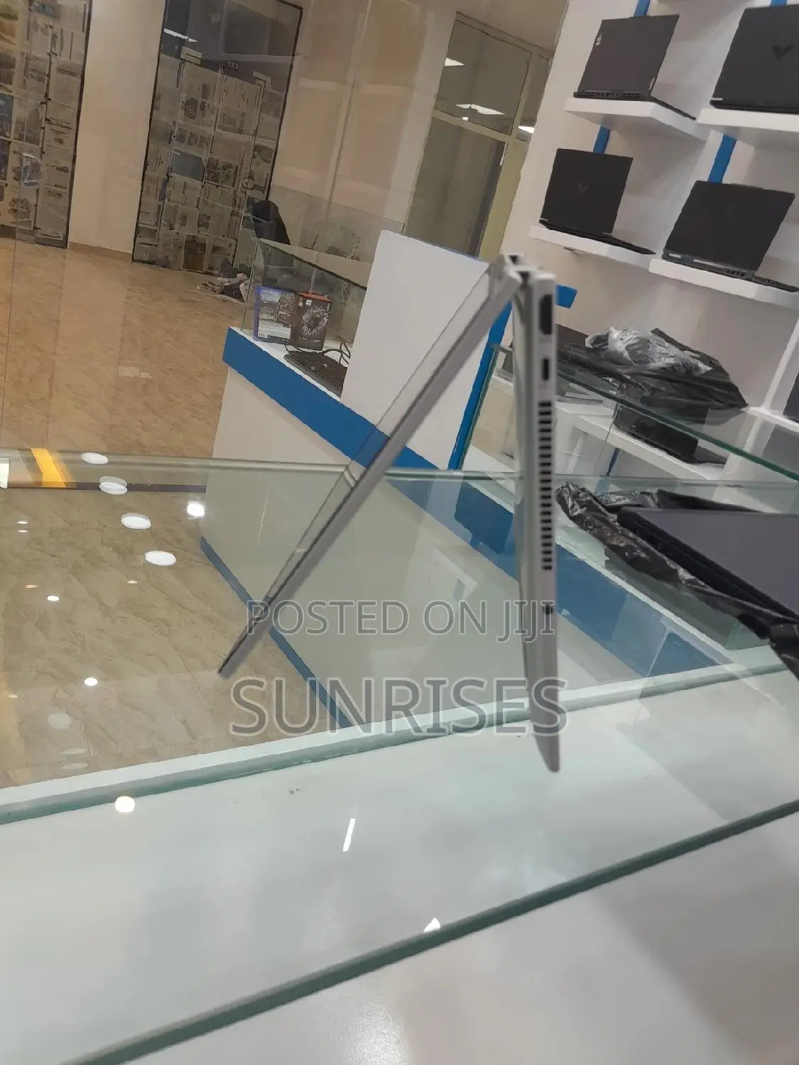 New Laptop HP Envy X360 8GB Intel Core I5 SSD 1T