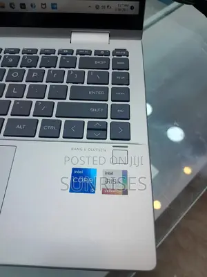 New Laptop HP Envy X360 8GB Intel Core I5 SSD 1T