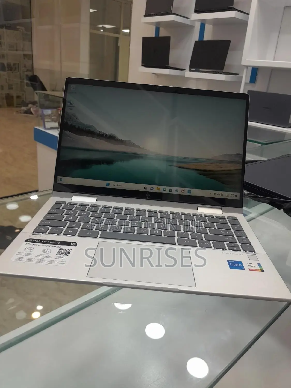 New Laptop HP Envy X360 8GB Intel Core I5 SSD 1T