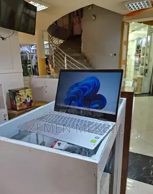 Photo - New Laptop HP 8GB Intel Core I5 SSD 512GB