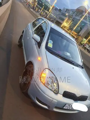 Toyota Vitz 2004 Blue