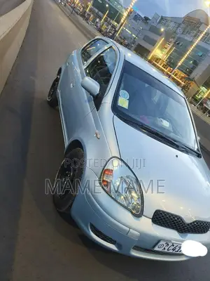 Photo - Toyota Vitz 2004 Blue