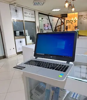 New Laptop HP Pavilion 15 8GB Intel Core I5 SSD 1T