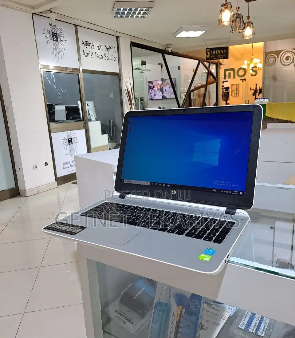 New Laptop HP Pavilion 15 8GB Intel Core I5 SSD 1T