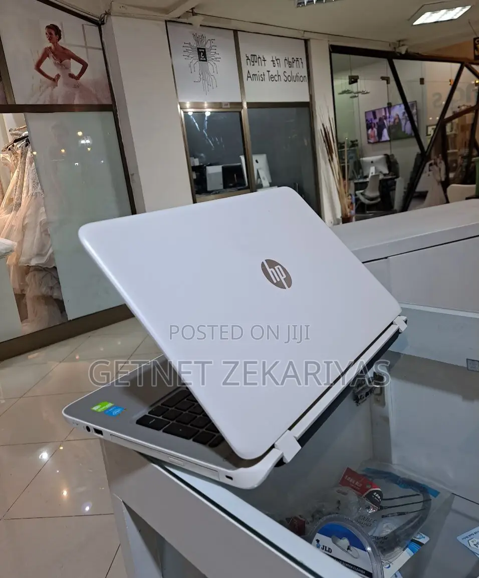 New Laptop HP Pavilion 15 8GB Intel Core I5 SSD 1T