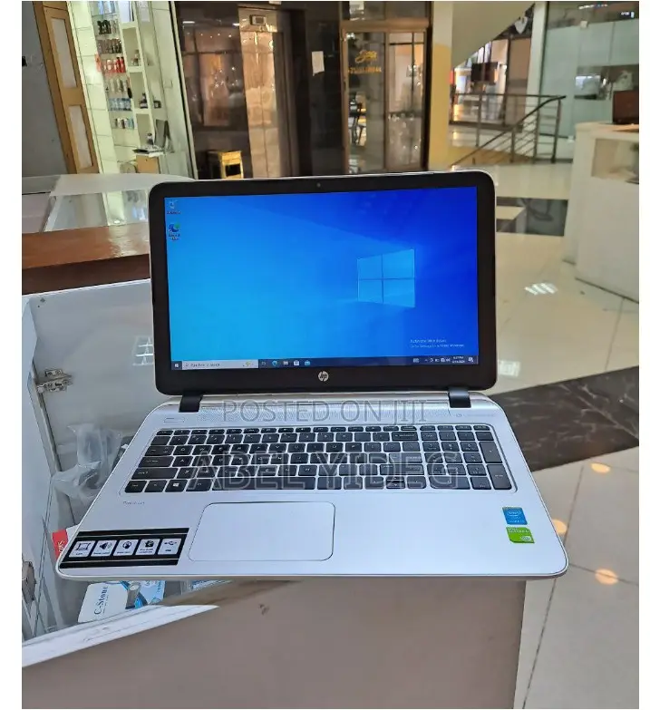 New Laptop HP Pavilion 15 8GB Intel Core I5 HDD 1T