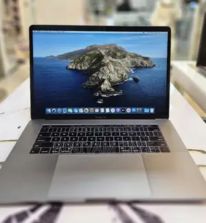 Photo - New Laptop Apple MacBook Pro 2017 16GB Intel Core I7 SSD 1T