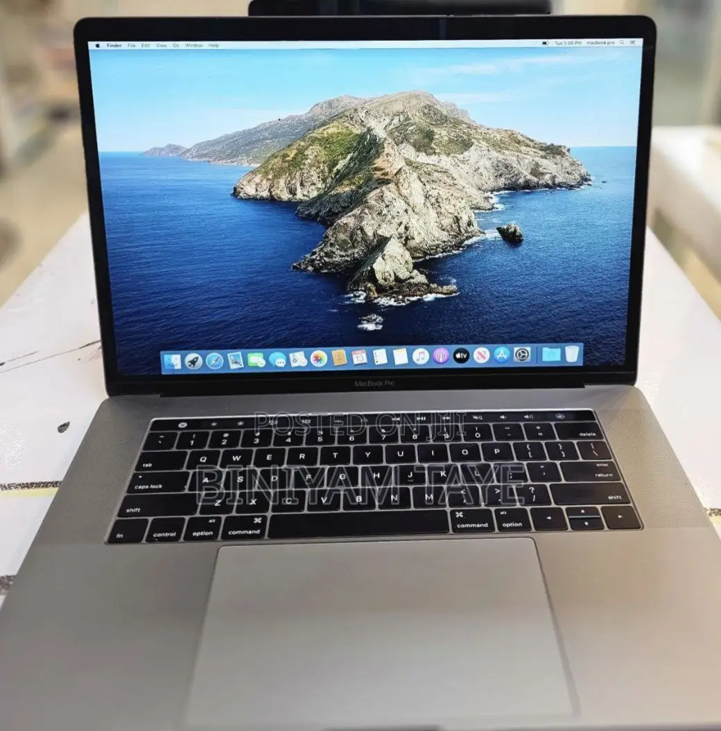 New Laptop Apple MacBook Pro 2017 16GB Intel Core I7 SSD 1T