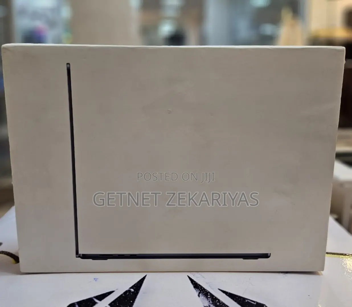 New Laptop Apple MacBook Air 2022 M2 8GB Apple M2 SSD 256GB