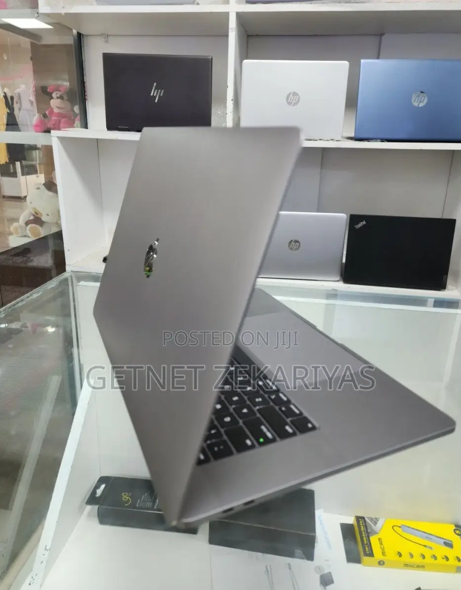 New Laptop Apple MacBook Pro 2017 32GB Intel Core I7 SSD 512GB