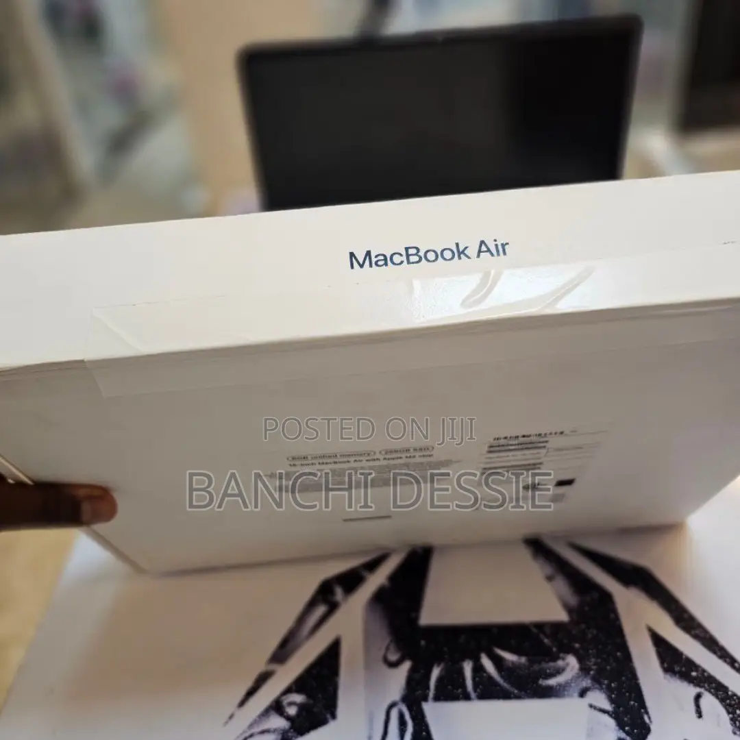 New Laptop Apple MacBook Air 2022 M2 8GB Apple M2 SSD 256GB