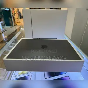 New Laptop Apple MacBook Air 2022 M2 8GB Apple M2 SSD 512GB