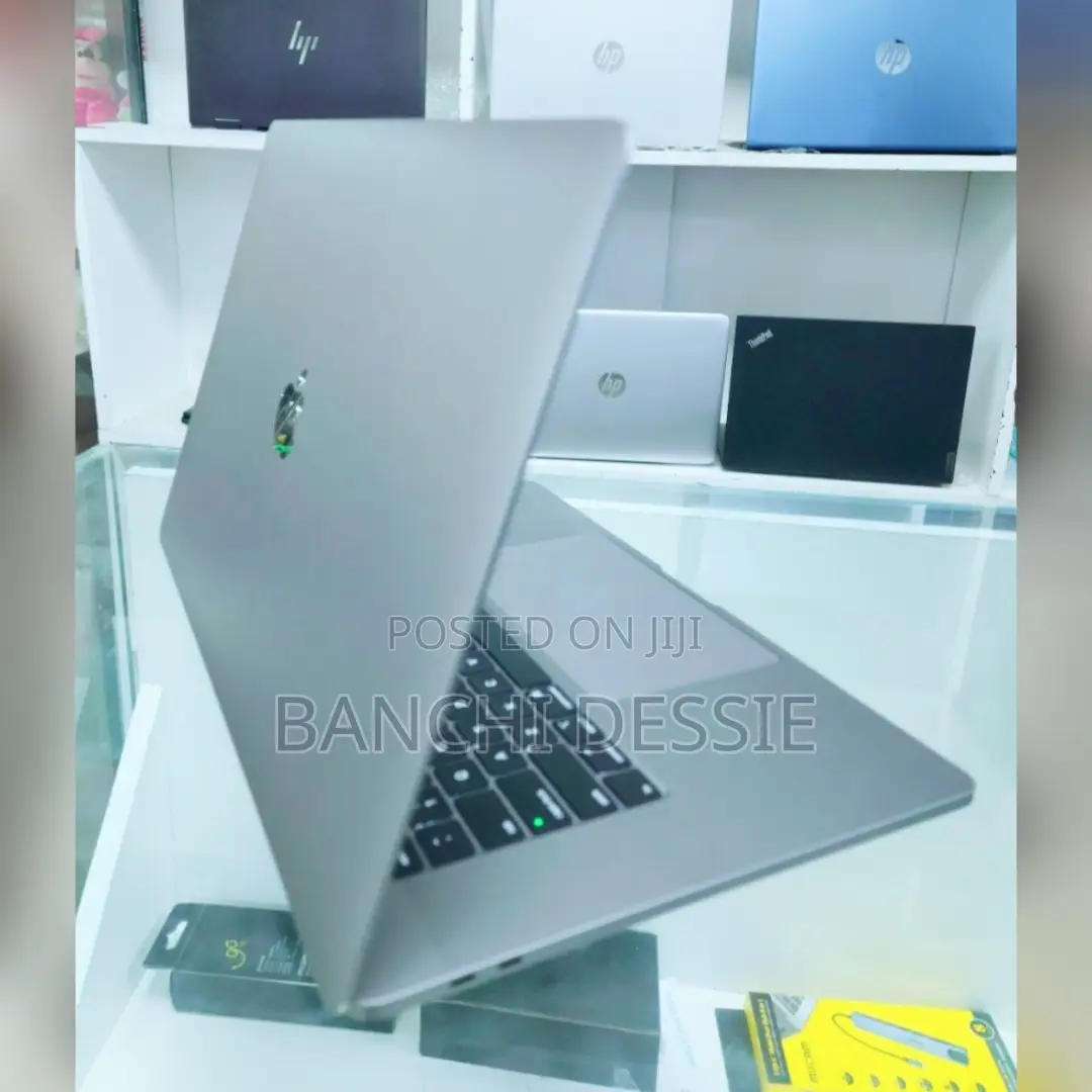 New Laptop Apple MacBook Air 2019 32GB Intel Core I7 SSD 512GB