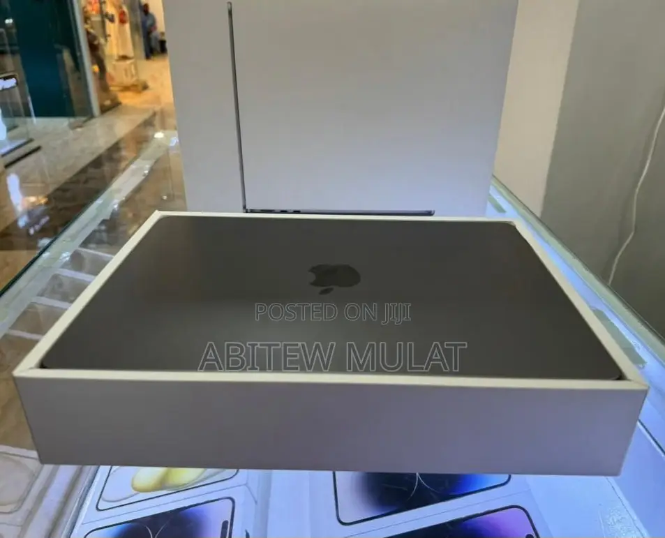 New Laptop Apple MacBook Air 2022 M2 8GB Apple M2 SSHD (Hybrid) 512GB