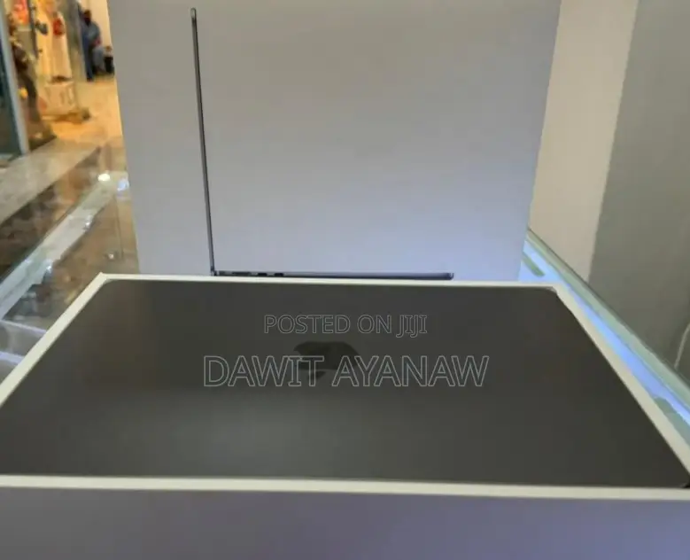 New Laptop Apple MacBook Air 2022 M2 8GB Apple M2 SSD 512GB