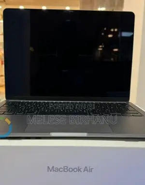 Photo - New Laptop Apple MacBook Air 2022 M2 8GB Intel Core I7 SSD 512GB
