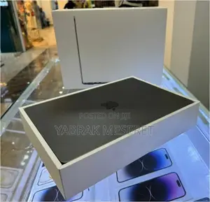 New Laptop Apple MacBook Air 2022 M2 8GB Apple M2 SSD 512GB